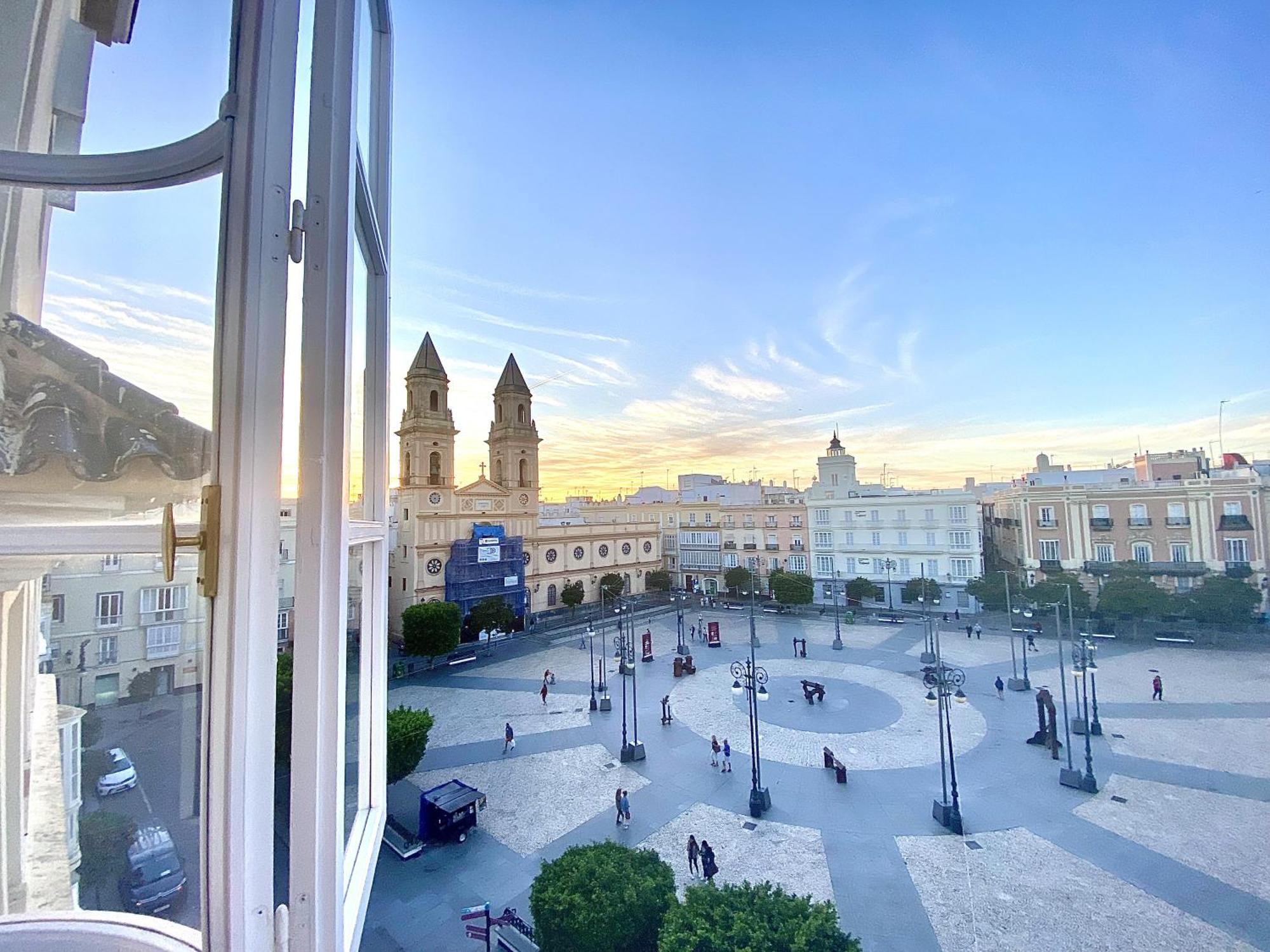 Inncadizpalacio Apolo Екстериор снимка